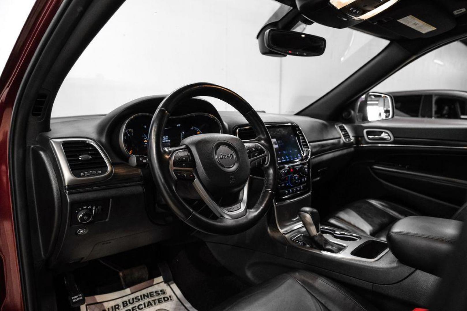 2020 Velvet Red Pearlcoat /Black Jeep Grand Cherokee Limited (1C4RJEBG7LC) with an 3.6L V6 24V VVT engine, Automatic transmission, located at 15300 Midway Rd., Addison, TX, 75001, (972) 702-0011, 32.958321, -96.838074 - Photo#2