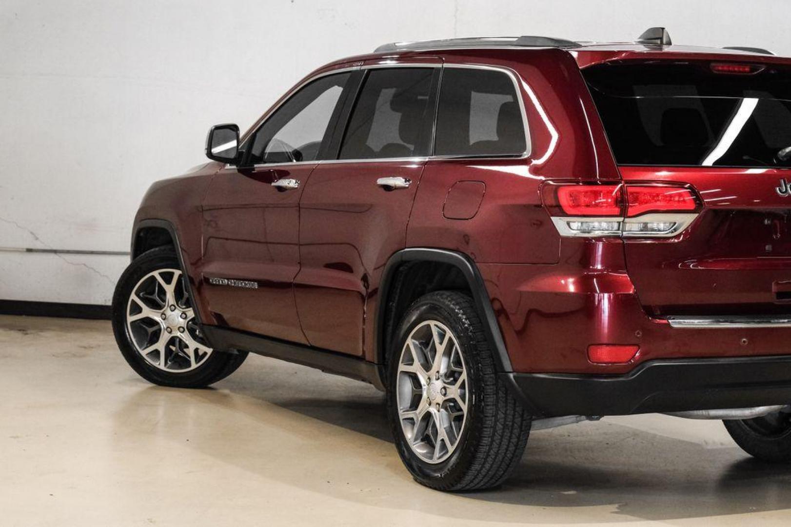 2020 Velvet Red Pearlcoat /Black Jeep Grand Cherokee Limited (1C4RJEBG7LC) with an 3.6L V6 24V VVT engine, Automatic transmission, located at 15300 Midway Rd., Addison, TX, 75001, (972) 702-0011, 32.958321, -96.838074 - Photo#13