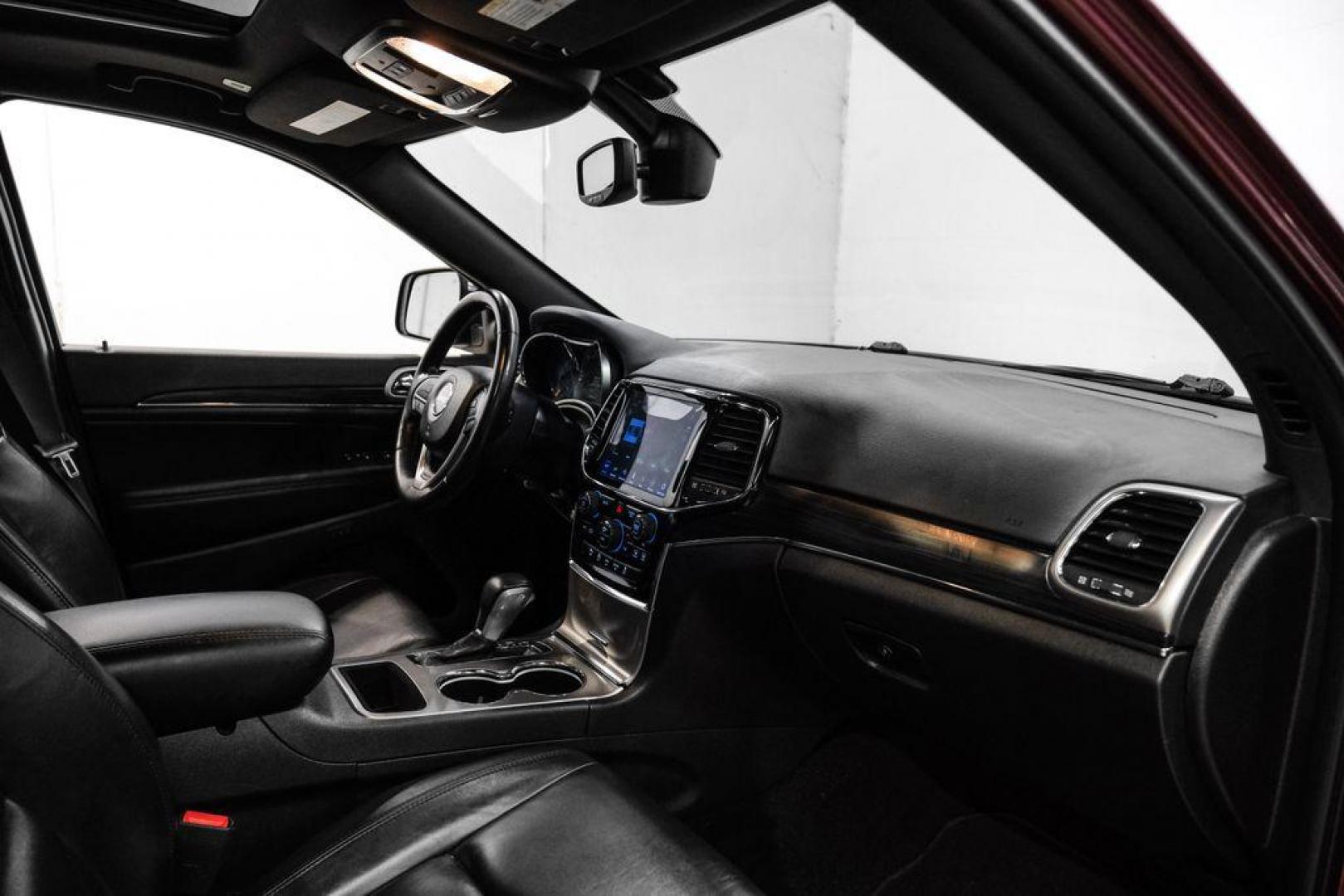 2020 Velvet Red Pearlcoat /Black Jeep Grand Cherokee Limited (1C4RJEBG7LC) with an 3.6L V6 24V VVT engine, Automatic transmission, located at 15300 Midway Rd., Addison, TX, 75001, (972) 702-0011, 32.958321, -96.838074 - Photo#18