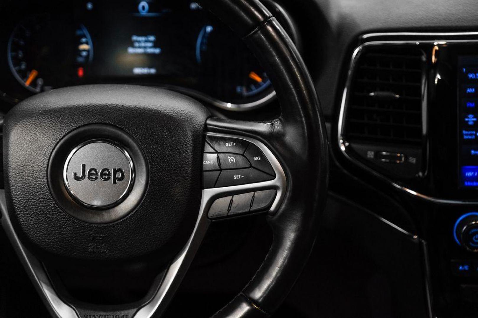 2020 Velvet Red Pearlcoat /Black Jeep Grand Cherokee Limited (1C4RJEBG7LC) with an 3.6L V6 24V VVT engine, Automatic transmission, located at 15300 Midway Rd., Addison, TX, 75001, (972) 702-0011, 32.958321, -96.838074 - Photo#22