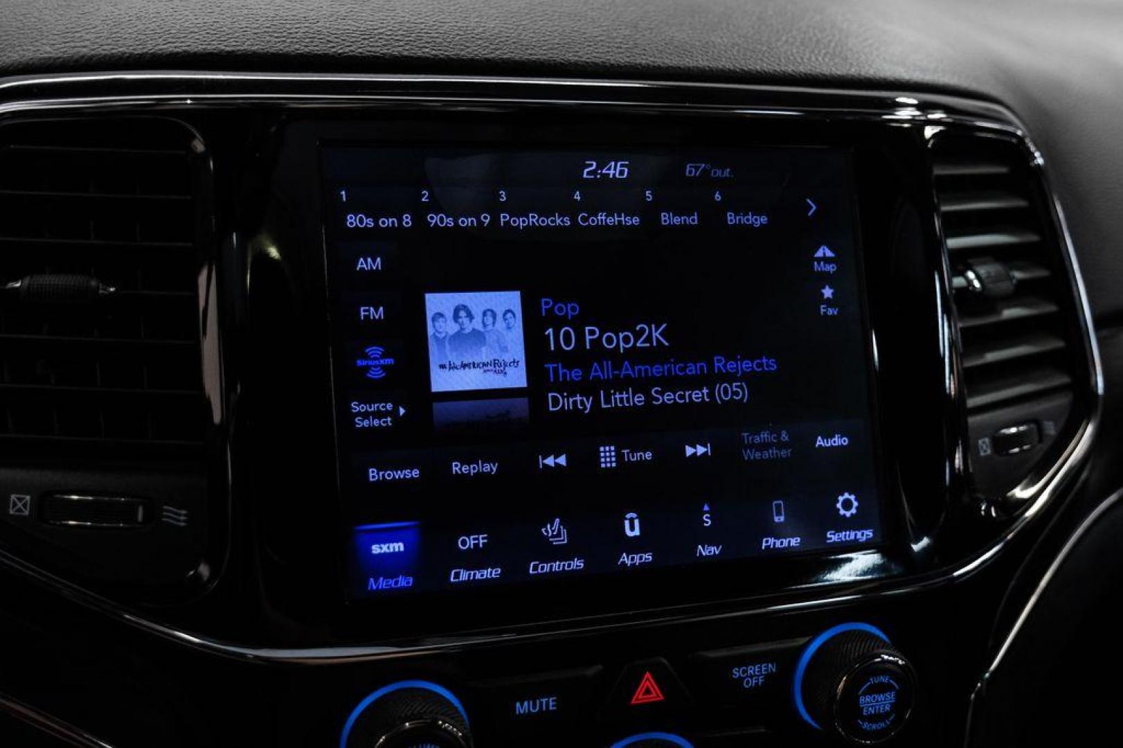 2020 Velvet Red Pearlcoat /Black Jeep Grand Cherokee Limited (1C4RJEBG7LC) with an 3.6L V6 24V VVT engine, Automatic transmission, located at 15300 Midway Rd., Addison, TX, 75001, (972) 702-0011, 32.958321, -96.838074 - Photo#32