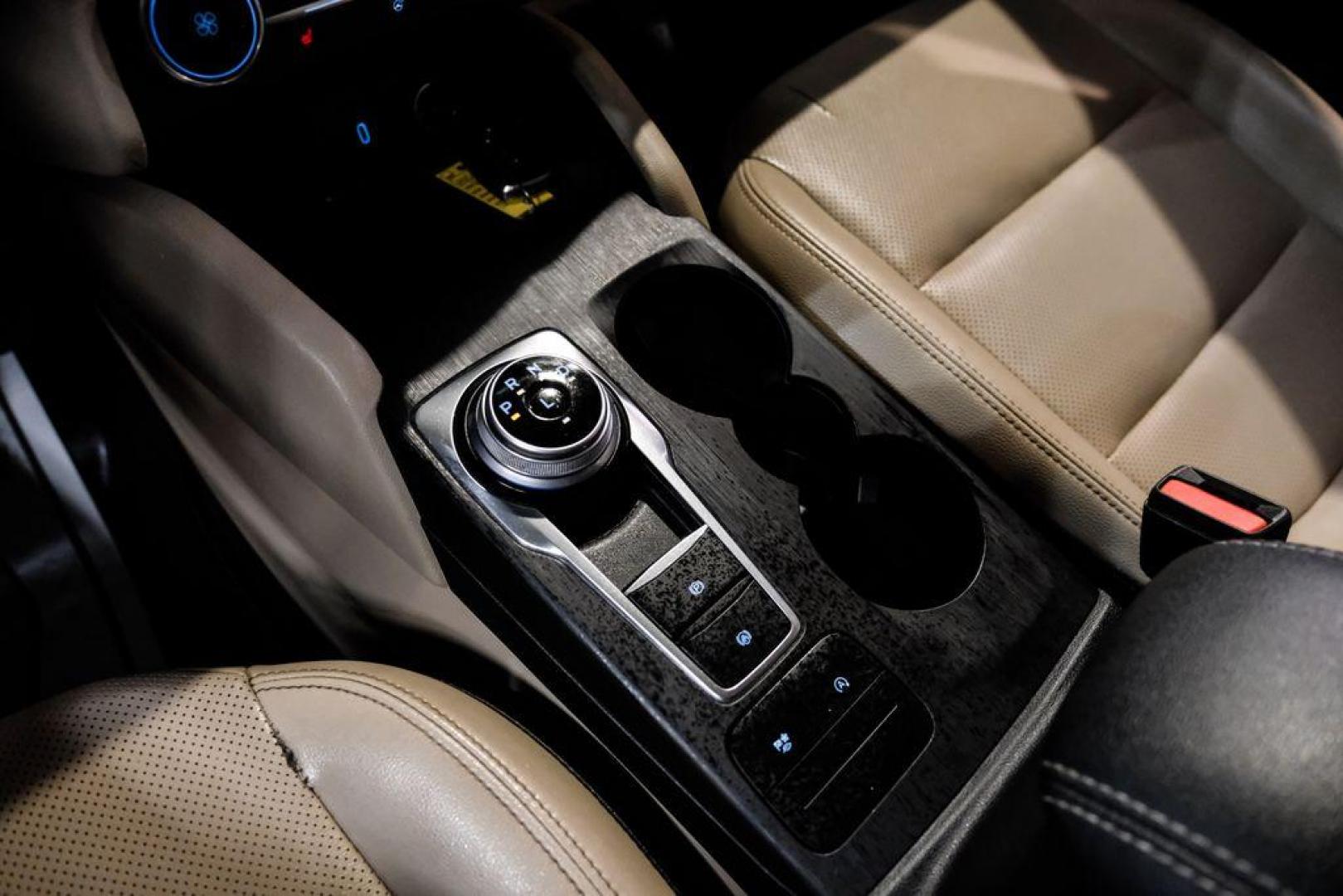 2020 Red Metallic /Sandstone Ford Escape SEL (1FMCU0H66LU) with an 1.5L EcoBoost engine, Automatic transmission, located at 15300 Midway Rd., Addison, TX, 75001, (972) 702-0011, 32.958321, -96.838074 - Photo#21