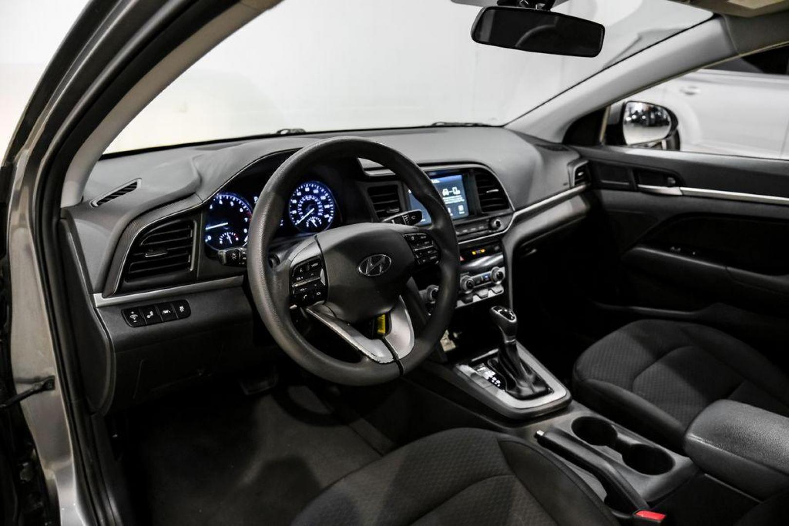 2020 Machine Gray /Black Hyundai Elantra SEL (5NPD84LFXLH) with an 2.0L 4-Cylinder DOHC 16V engine, CVT transmission, located at 15300 Midway Rd., Addison, TX, 75001, (972) 702-0011, 32.958321, -96.838074 - Photo#2