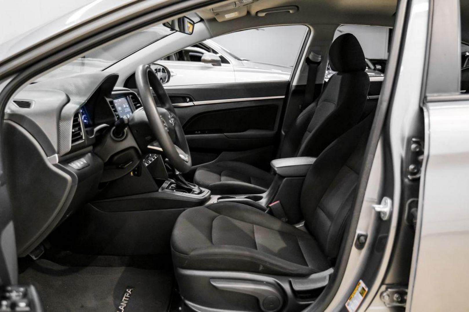 2020 Machine Gray /Black Hyundai Elantra SEL (5NPD84LFXLH) with an 2.0L 4-Cylinder DOHC 16V engine, CVT transmission, located at 15300 Midway Rd., Addison, TX, 75001, (972) 702-0011, 32.958321, -96.838074 - Photo#3