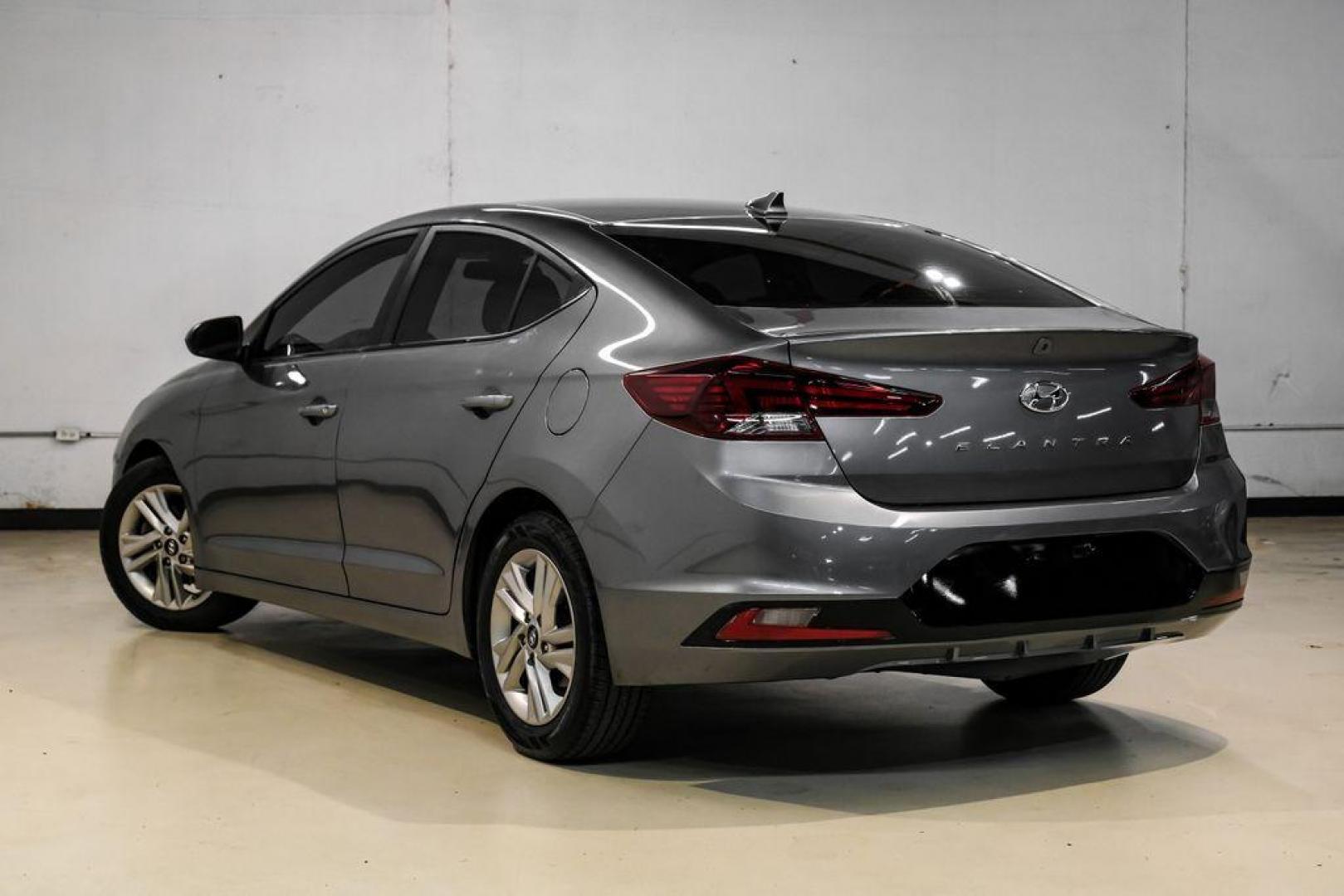 2020 Machine Gray /Black Hyundai Elantra SEL (5NPD84LFXLH) with an 2.0L 4-Cylinder DOHC 16V engine, CVT transmission, located at 15300 Midway Rd., Addison, TX, 75001, (972) 702-0011, 32.958321, -96.838074 - Photo#11