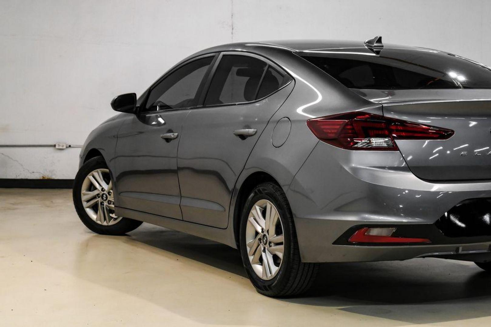 2020 Machine Gray /Black Hyundai Elantra SEL (5NPD84LFXLH) with an 2.0L 4-Cylinder DOHC 16V engine, CVT transmission, located at 15300 Midway Rd., Addison, TX, 75001, (972) 702-0011, 32.958321, -96.838074 - Photo#12