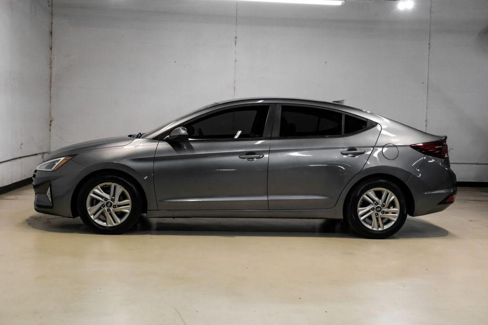 2020 Machine Gray /Black Hyundai Elantra SEL (5NPD84LFXLH) with an 2.0L 4-Cylinder DOHC 16V engine, CVT transmission, located at 15300 Midway Rd., Addison, TX, 75001, (972) 702-0011, 32.958321, -96.838074 - Photo#14
