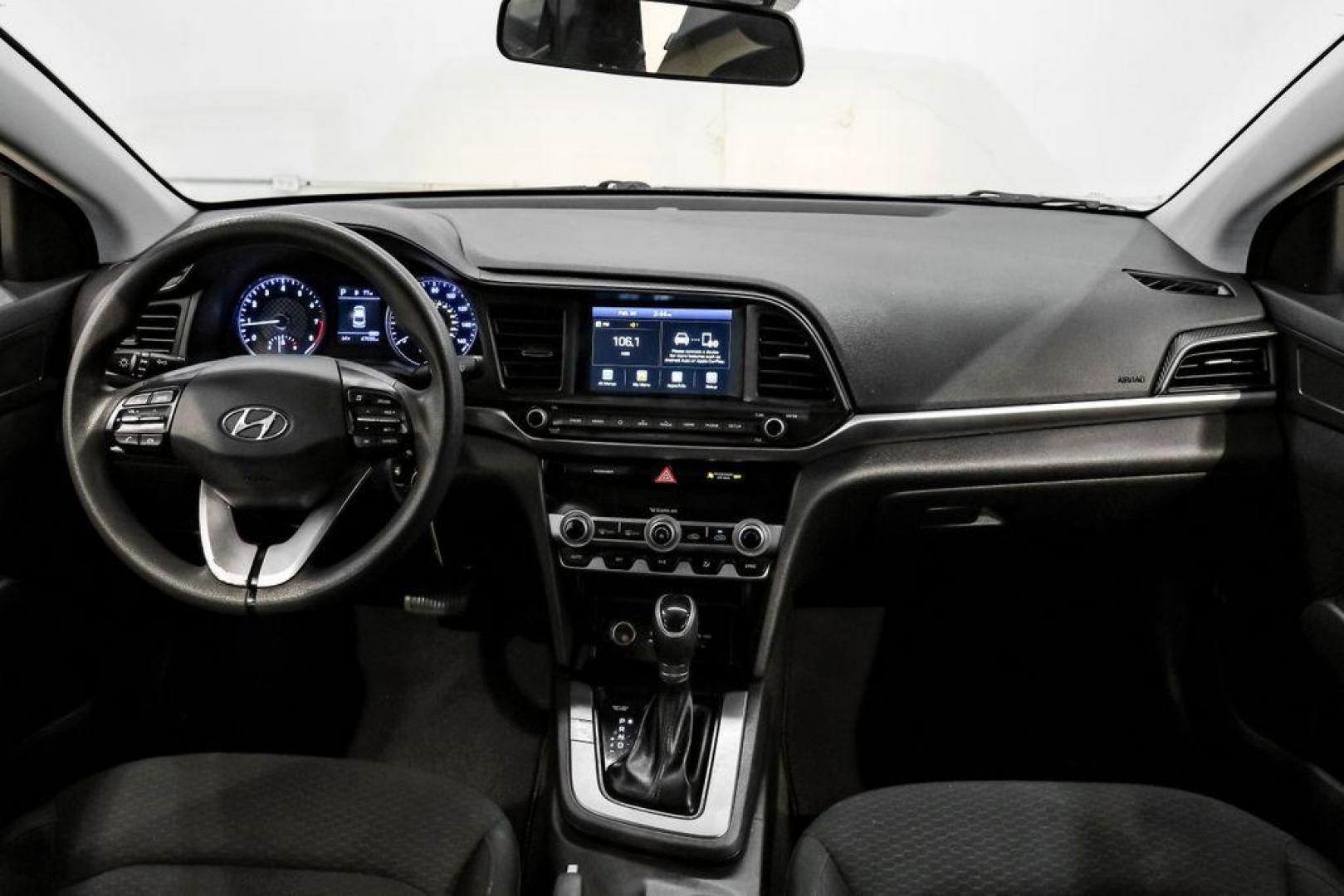 2020 Machine Gray /Black Hyundai Elantra SEL (5NPD84LFXLH) with an 2.0L 4-Cylinder DOHC 16V engine, CVT transmission, located at 15300 Midway Rd., Addison, TX, 75001, (972) 702-0011, 32.958321, -96.838074 - Photo#18