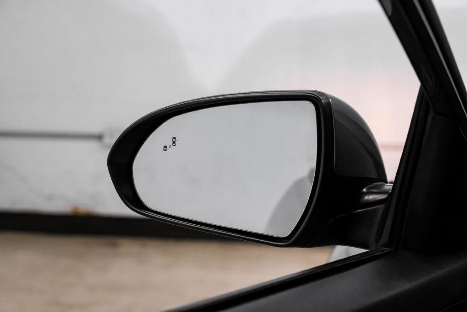 2020 Machine Gray /Black Hyundai Elantra SEL (5NPD84LFXLH) with an 2.0L 4-Cylinder DOHC 16V engine, CVT transmission, located at 15300 Midway Rd., Addison, TX, 75001, (972) 702-0011, 32.958321, -96.838074 - Photo#39