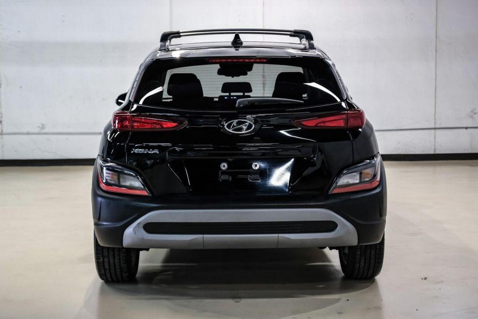 2022 Ultra Black /Black Hyundai Kona SEL (KM8K62AB1NU) with an 2.0L I4 MPI DOHC 16V LEV3-ULEV70 147hp engine, CVT transmission, located at 15300 Midway Rd., Addison, TX, 75001, (972) 702-0011, 32.958321, -96.838074 - Photo#8
