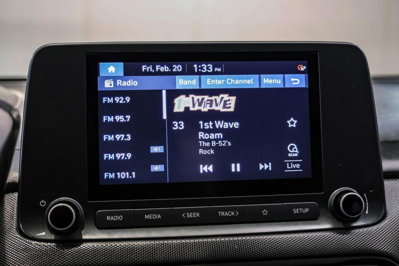 2022 Ultra Black /Black Hyundai Kona SEL (KM8K62AB1NU) with an 2.0L I4 MPI DOHC 16V LEV3-ULEV70 147hp engine, CVT transmission, located at 15300 Midway Rd., Addison, TX, 75001, (972) 702-0011, 32.958321, -96.838074 - Photo#27