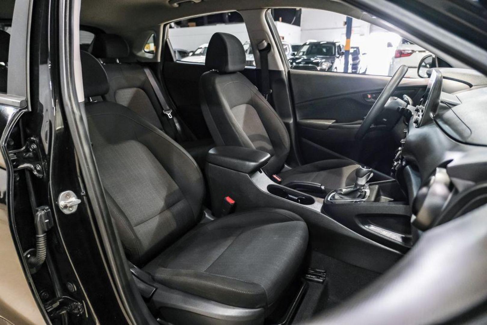 2022 Ultra Black /Black Hyundai Kona SEL (KM8K62AB1NU) with an 2.0L I4 MPI DOHC 16V LEV3-ULEV70 147hp engine, CVT transmission, located at 15300 Midway Rd., Addison, TX, 75001, (972) 702-0011, 32.958321, -96.838074 - Photo#31