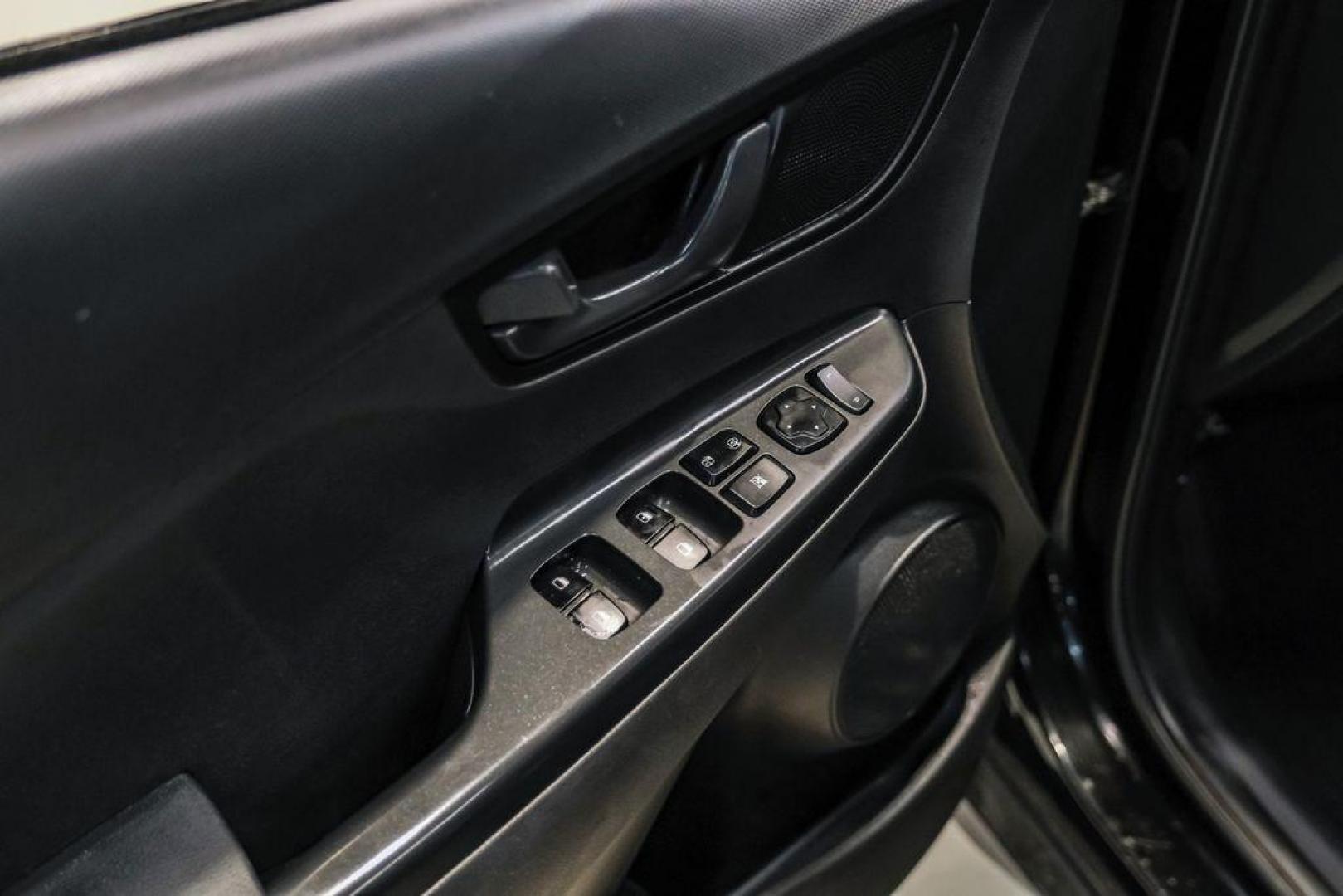 2022 Ultra Black /Black Hyundai Kona SEL (KM8K62AB1NU) with an 2.0L I4 MPI DOHC 16V LEV3-ULEV70 147hp engine, CVT transmission, located at 15300 Midway Rd., Addison, TX, 75001, (972) 702-0011, 32.958321, -96.838074 - Photo#39