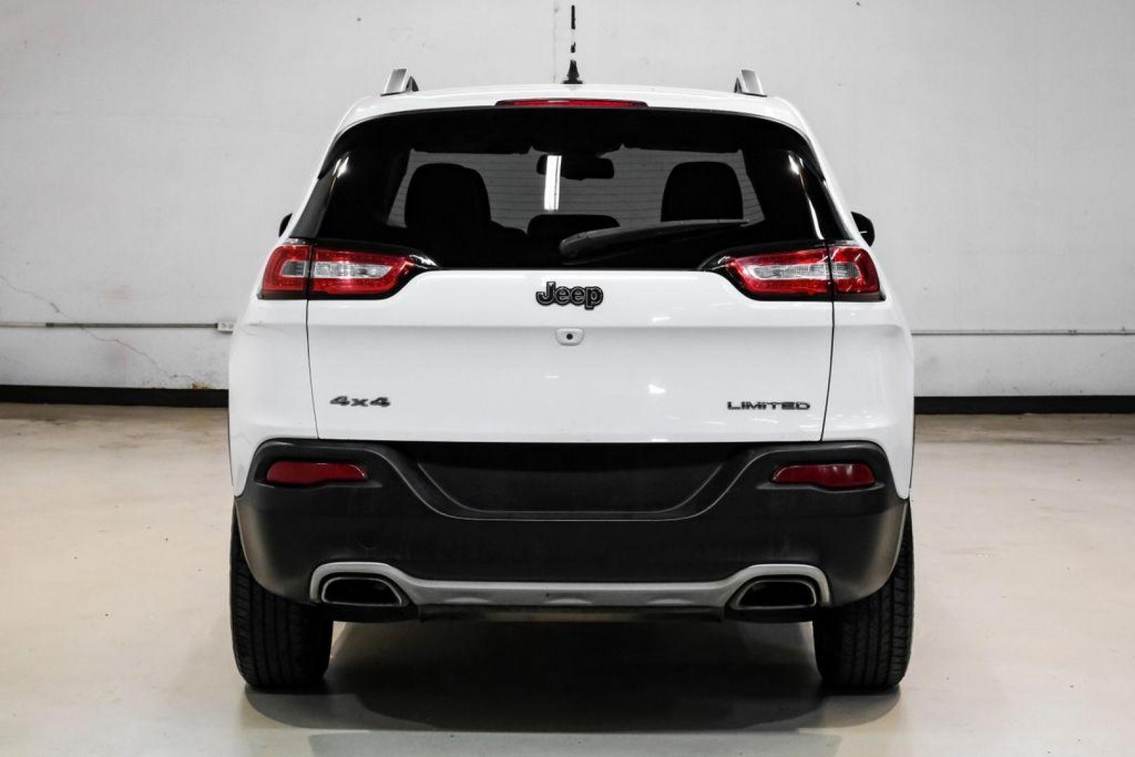2015 Bright White Clearcoat /Indigo Blue/Brown Jeep Cherokee Limited (1C4PJMDS3FW) with an 3.2L V6 engine, Automatic transmission, located at 15300 Midway Rd., Addison, TX, 75001, (972) 702-0011, 32.958321, -96.838074 - Photo#10