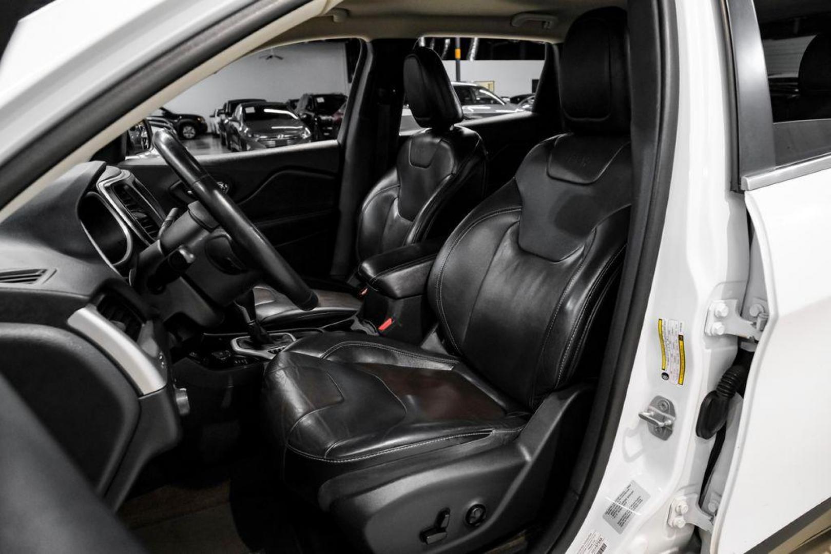 2015 Bright White Clearcoat /Indigo Blue/Brown Jeep Cherokee Limited (1C4PJMDS3FW) with an 3.2L V6 engine, Automatic transmission, located at 15300 Midway Rd., Addison, TX, 75001, (972) 702-0011, 32.958321, -96.838074 - Photo#31