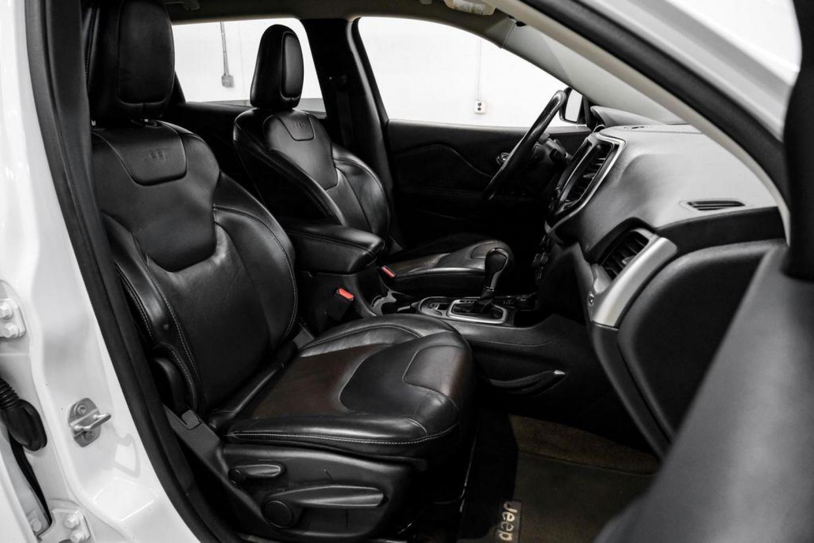 2015 Bright White Clearcoat /Indigo Blue/Brown Jeep Cherokee Limited (1C4PJMDS3FW) with an 3.2L V6 engine, Automatic transmission, located at 15300 Midway Rd., Addison, TX, 75001, (972) 702-0011, 32.958321, -96.838074 - Photo#35