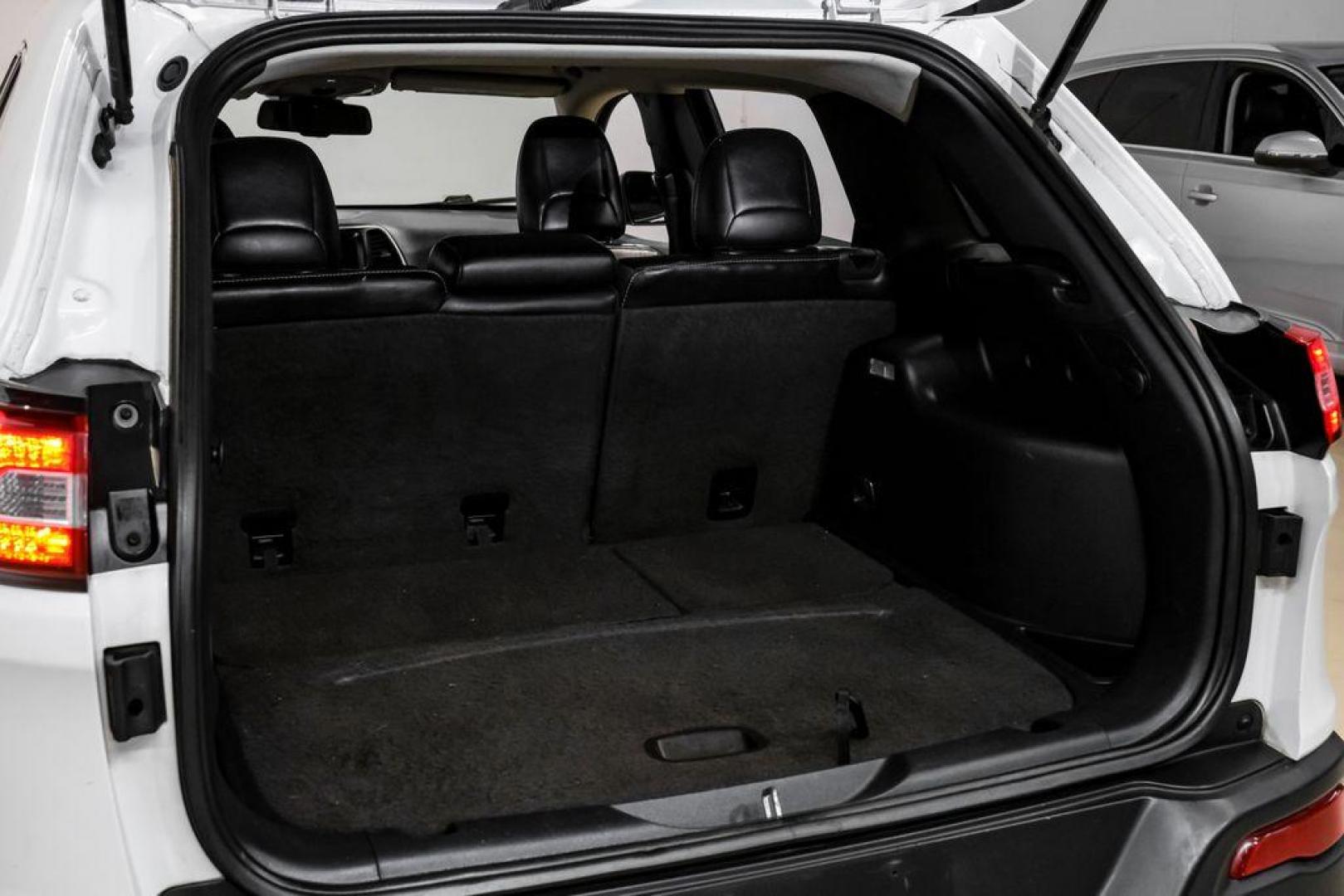 2015 Bright White Clearcoat /Indigo Blue/Brown Jeep Cherokee Limited (1C4PJMDS3FW) with an 3.2L V6 engine, Automatic transmission, located at 15300 Midway Rd., Addison, TX, 75001, (972) 702-0011, 32.958321, -96.838074 - Photo#55