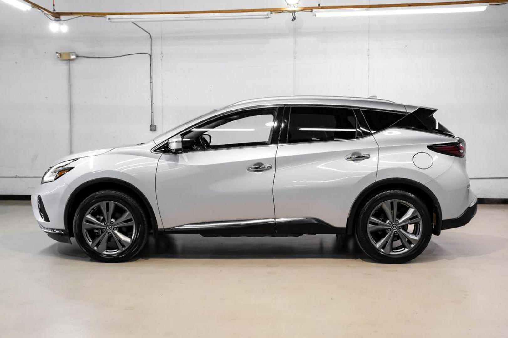 2020 Brilliant Silver Metallic /Graphite Nissan Murano Platinum (5N1AZ2DS3LN) with an 3.5L V6 DOHC 24V engine, CVT transmission, located at 15300 Midway Rd., Addison, TX, 75001, (972) 702-0011, 32.958321, -96.838074 - Photo#11