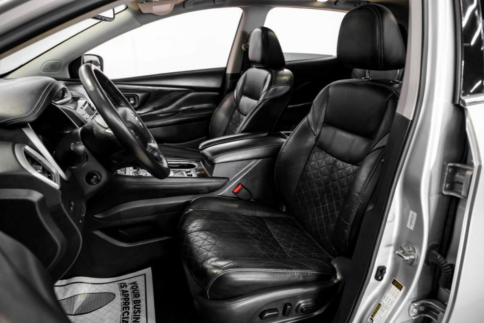 2020 Brilliant Silver Metallic /Graphite Nissan Murano Platinum (5N1AZ2DS3LN) with an 3.5L V6 DOHC 24V engine, CVT transmission, located at 15300 Midway Rd., Addison, TX, 75001, (972) 702-0011, 32.958321, -96.838074 - Photo#32