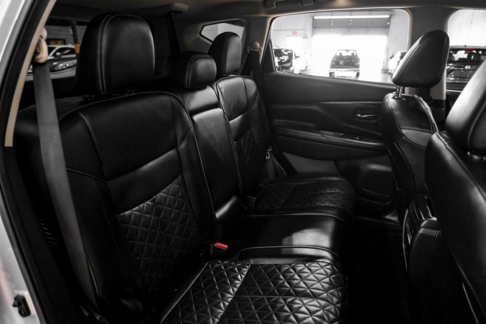 2020 Brilliant Silver Metallic /Graphite Nissan Murano Platinum (5N1AZ2DS3LN) with an 3.5L V6 DOHC 24V engine, CVT transmission, located at 15300 Midway Rd., Addison, TX, 75001, (972) 702-0011, 32.958321, -96.838074 - Photo#36