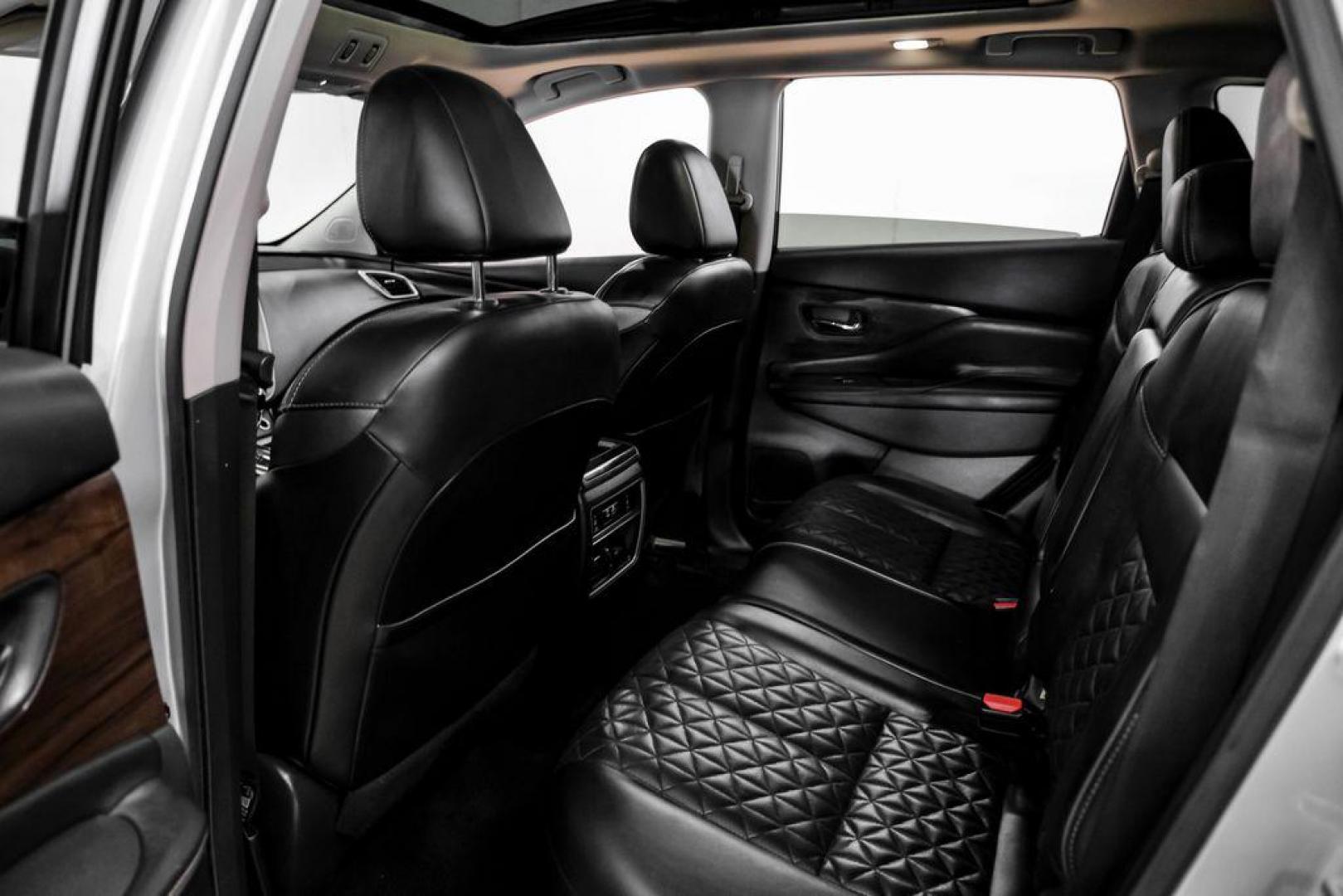 2020 Brilliant Silver Metallic /Graphite Nissan Murano Platinum (5N1AZ2DS3LN) with an 3.5L V6 DOHC 24V engine, CVT transmission, located at 15300 Midway Rd., Addison, TX, 75001, (972) 702-0011, 32.958321, -96.838074 - Photo#38