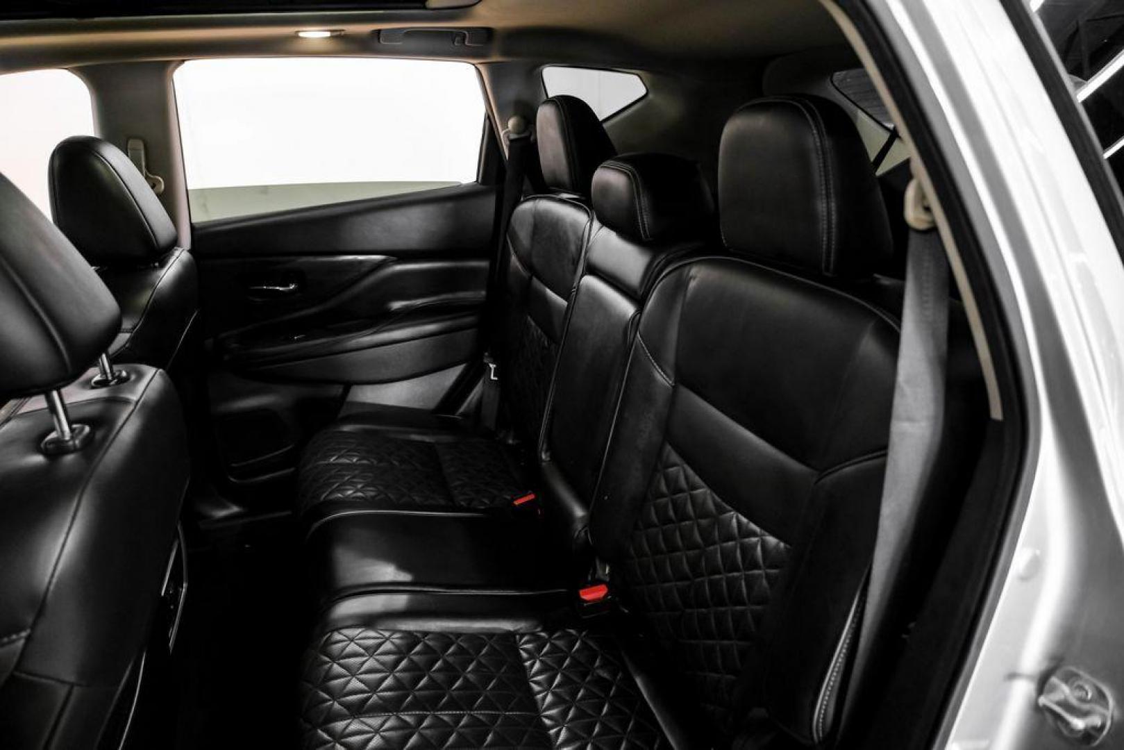 2020 Brilliant Silver Metallic /Graphite Nissan Murano Platinum (5N1AZ2DS3LN) with an 3.5L V6 DOHC 24V engine, CVT transmission, located at 15300 Midway Rd., Addison, TX, 75001, (972) 702-0011, 32.958321, -96.838074 - Photo#39