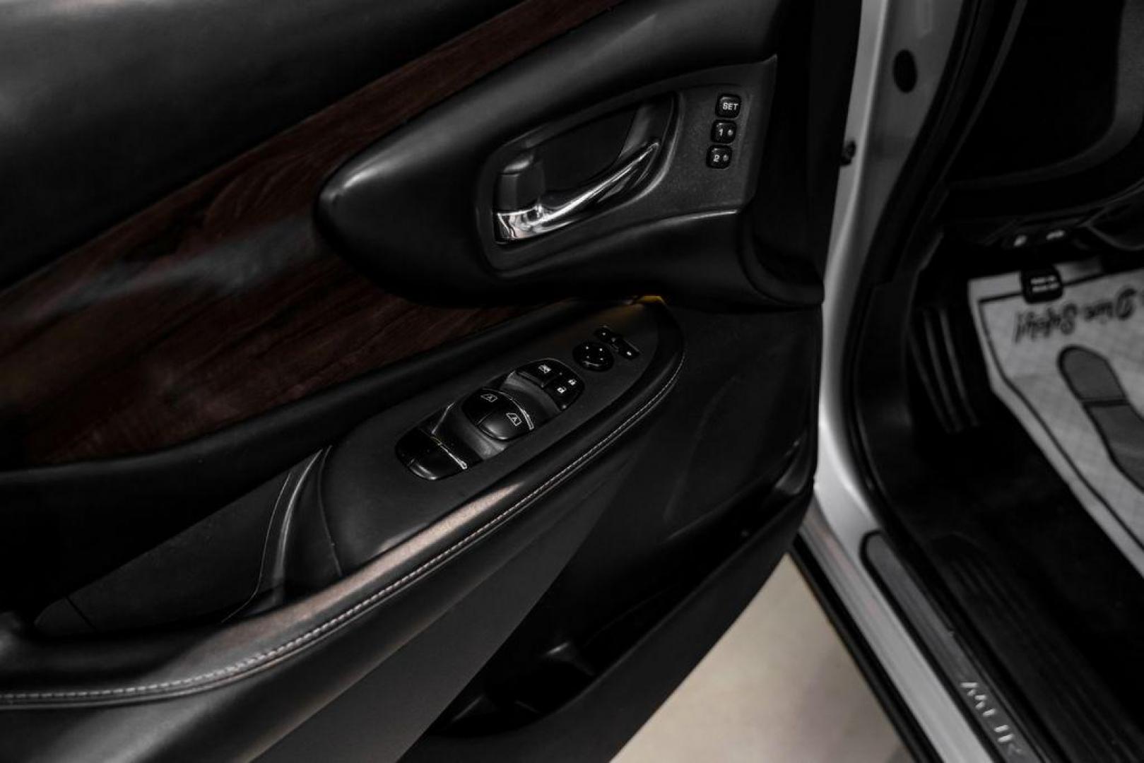 2020 Brilliant Silver Metallic /Graphite Nissan Murano Platinum (5N1AZ2DS3LN) with an 3.5L V6 DOHC 24V engine, CVT transmission, located at 15300 Midway Rd., Addison, TX, 75001, (972) 702-0011, 32.958321, -96.838074 - Photo#43