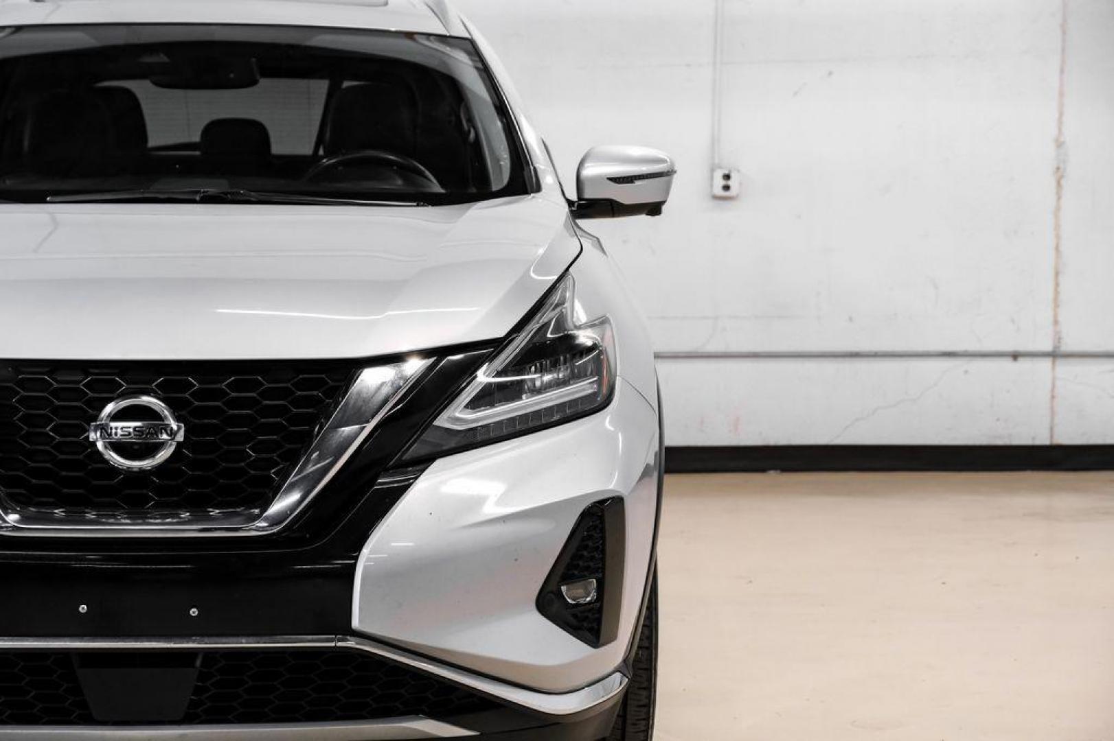2020 Brilliant Silver Metallic /Graphite Nissan Murano Platinum (5N1AZ2DS3LN) with an 3.5L V6 DOHC 24V engine, CVT transmission, located at 15300 Midway Rd., Addison, TX, 75001, (972) 702-0011, 32.958321, -96.838074 - Photo#47
