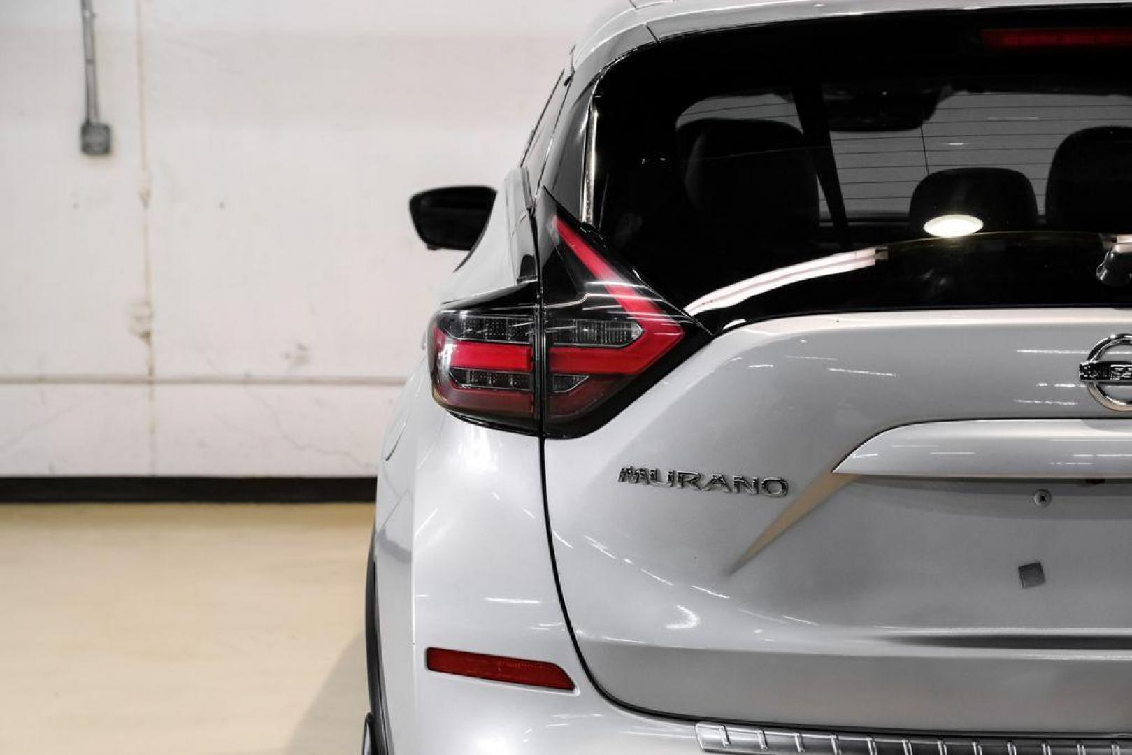 2020 Brilliant Silver Metallic /Graphite Nissan Murano Platinum (5N1AZ2DS3LN) with an 3.5L V6 DOHC 24V engine, CVT transmission, located at 15300 Midway Rd., Addison, TX, 75001, (972) 702-0011, 32.958321, -96.838074 - Photo#48