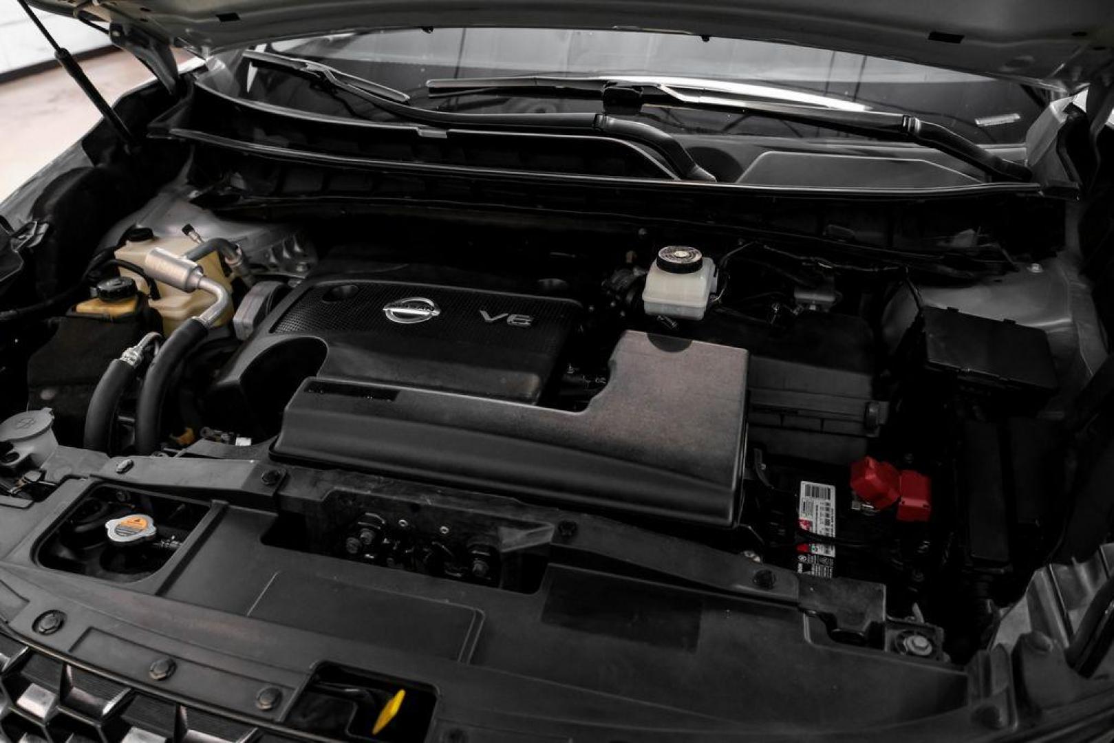 2020 Brilliant Silver Metallic /Graphite Nissan Murano Platinum (5N1AZ2DS3LN) with an 3.5L V6 DOHC 24V engine, CVT transmission, located at 15300 Midway Rd., Addison, TX, 75001, (972) 702-0011, 32.958321, -96.838074 - Photo#50