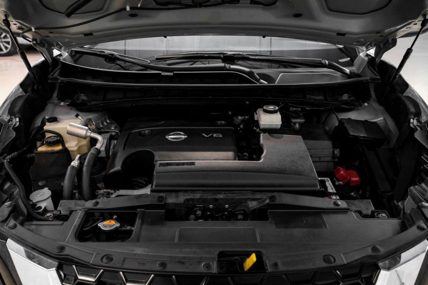 2020 Brilliant Silver Metallic /Graphite Nissan Murano Platinum (5N1AZ2DS3LN) with an 3.5L V6 DOHC 24V engine, CVT transmission, located at 15300 Midway Rd., Addison, TX, 75001, (972) 702-0011, 32.958321, -96.838074 - Photo#51