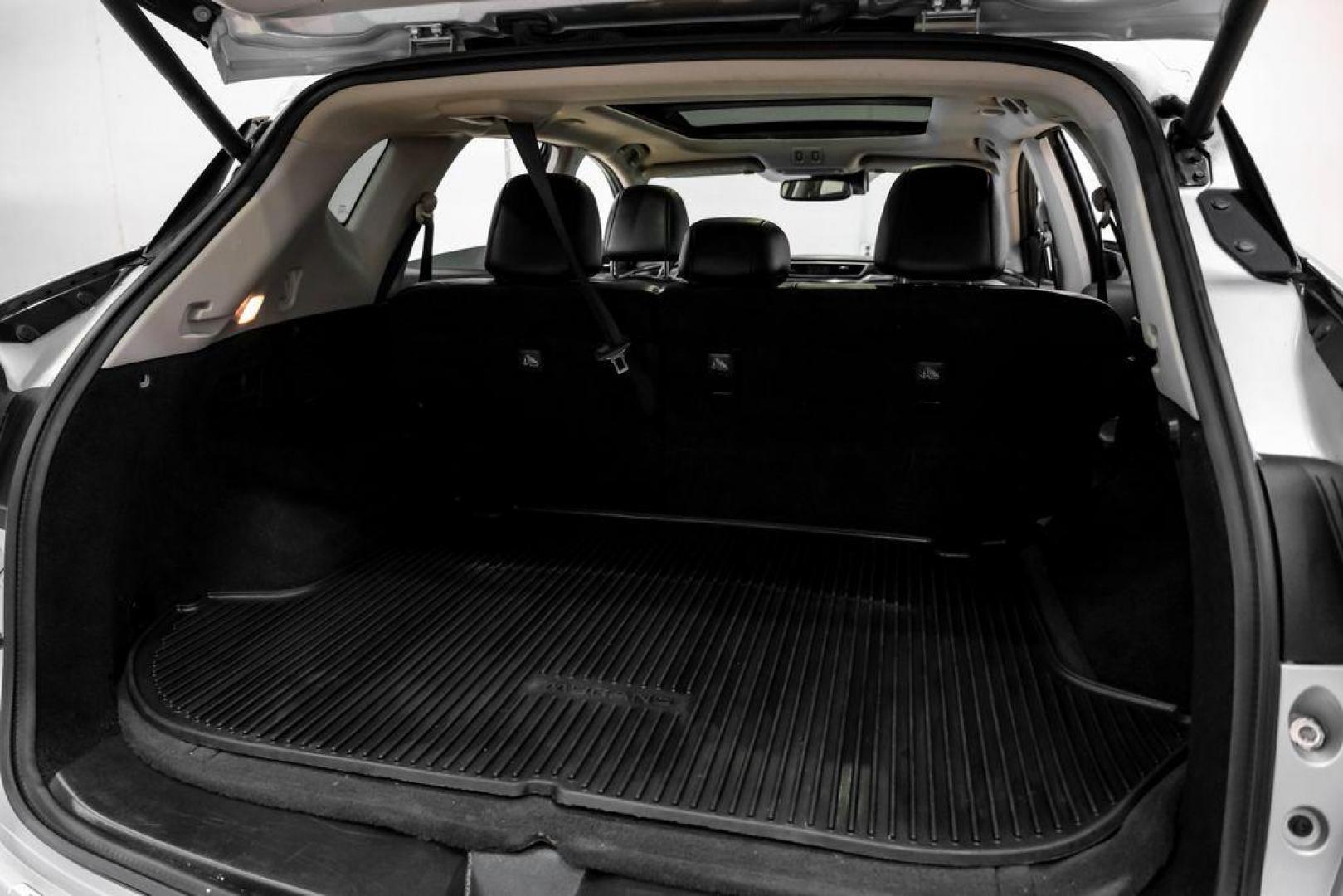 2020 Brilliant Silver Metallic /Graphite Nissan Murano Platinum (5N1AZ2DS3LN) with an 3.5L V6 DOHC 24V engine, CVT transmission, located at 15300 Midway Rd., Addison, TX, 75001, (972) 702-0011, 32.958321, -96.838074 - Photo#53