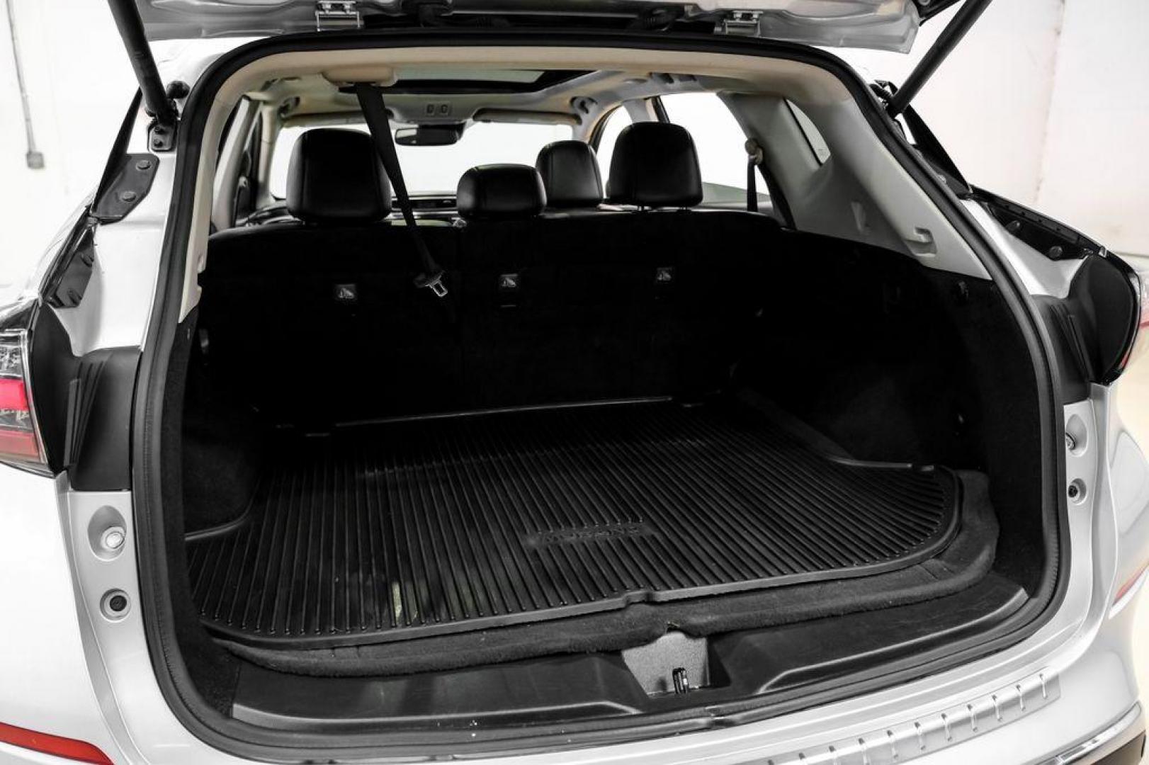 2020 Brilliant Silver Metallic /Graphite Nissan Murano Platinum (5N1AZ2DS3LN) with an 3.5L V6 DOHC 24V engine, CVT transmission, located at 15300 Midway Rd., Addison, TX, 75001, (972) 702-0011, 32.958321, -96.838074 - Photo#54