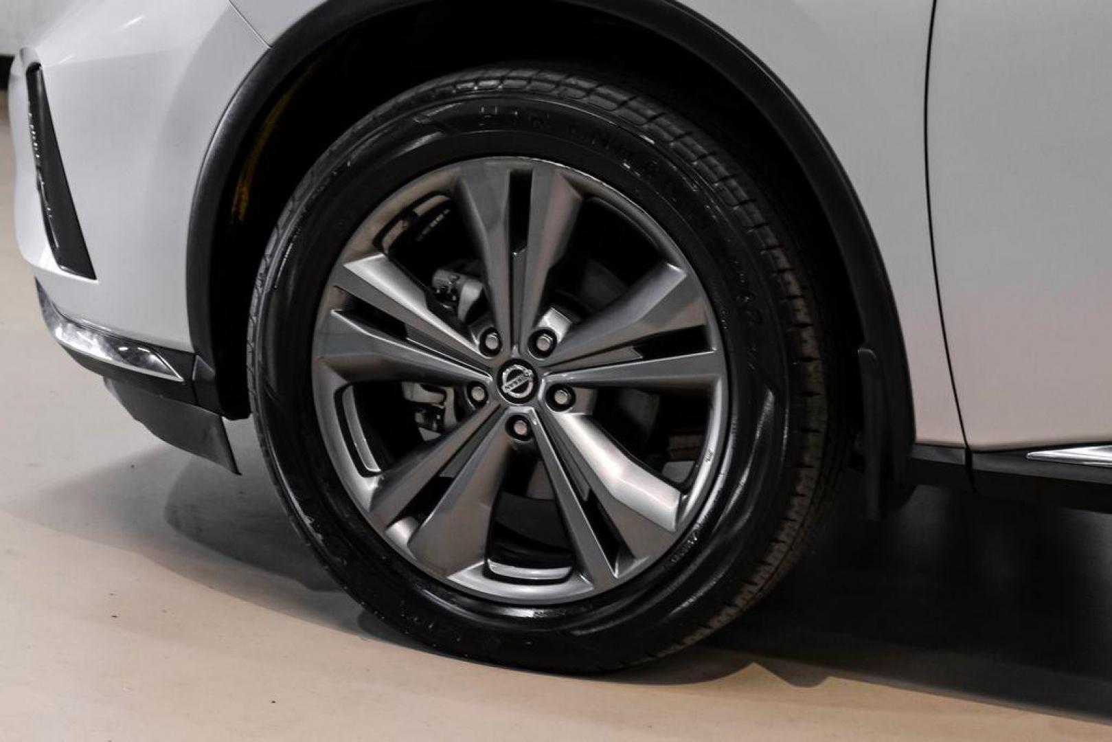 2020 Brilliant Silver Metallic /Graphite Nissan Murano Platinum (5N1AZ2DS3LN) with an 3.5L V6 DOHC 24V engine, CVT transmission, located at 15300 Midway Rd., Addison, TX, 75001, (972) 702-0011, 32.958321, -96.838074 - Photo#58