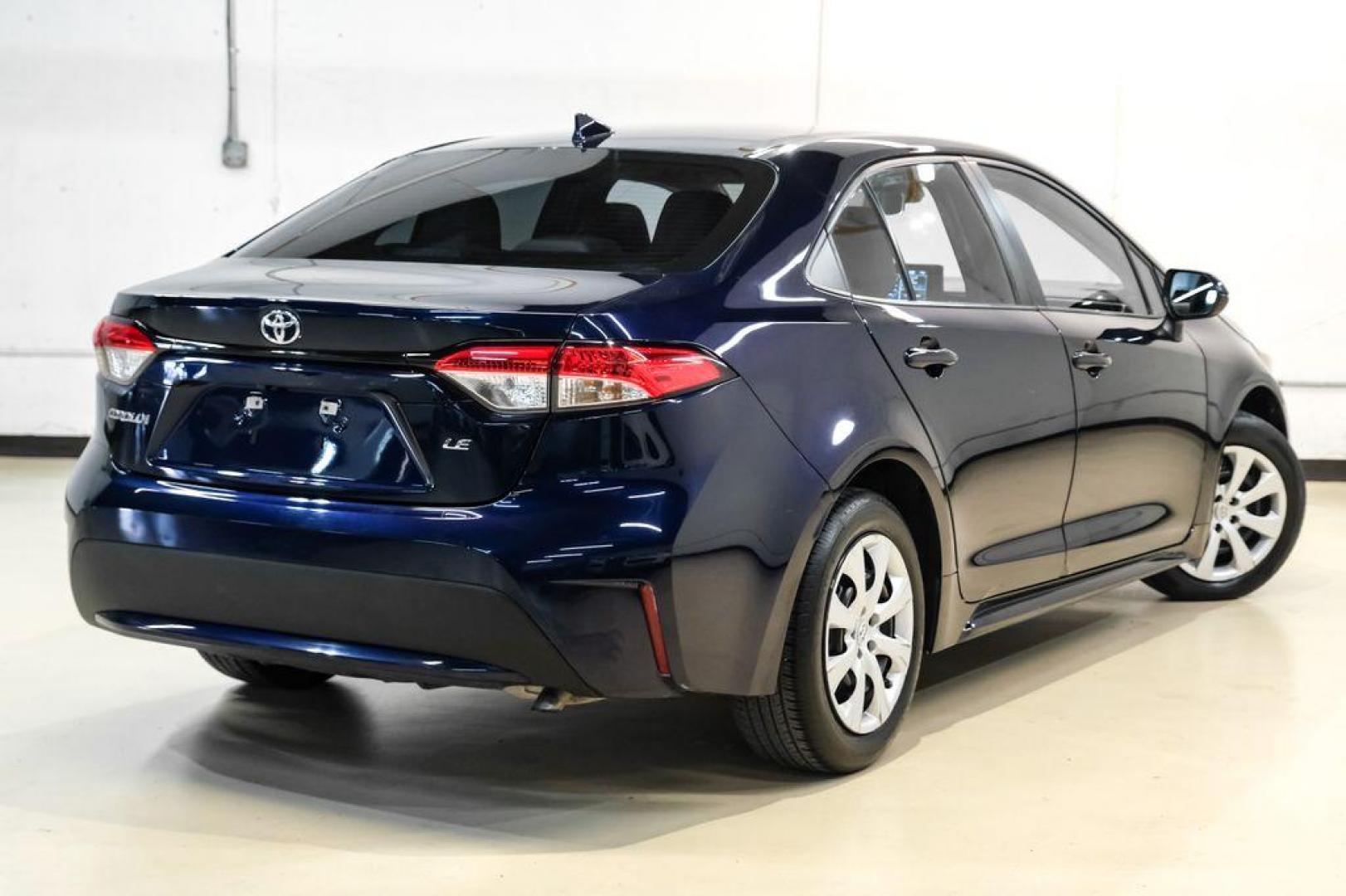 2022 Blueprint /Black/Blue Toyota Corolla LE (5YFEPMAE7NP) with an 1.8L I4 DOHC 16V engine, CVT transmission, located at 15300 Midway Rd., Addison, TX, 75001, (972) 702-0011, 32.958321, -96.838074 - Photo#7
