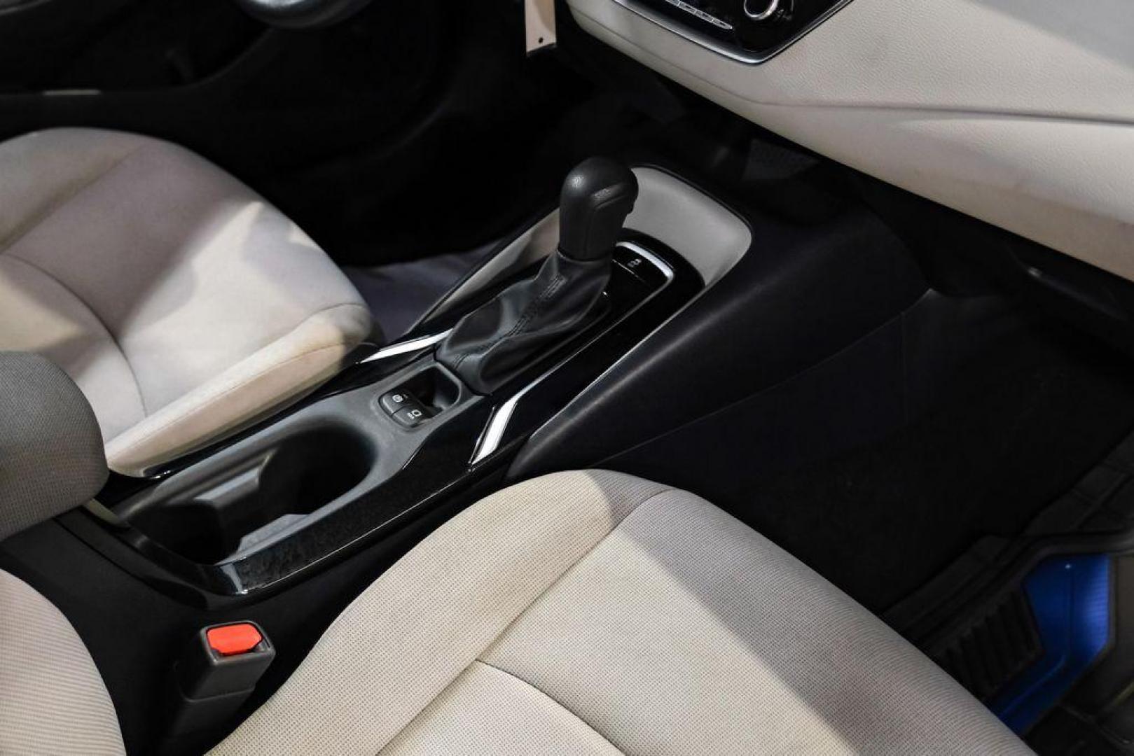 2022 Blueprint /Black/Blue Toyota Corolla LE (5YFEPMAE7NP) with an 1.8L I4 DOHC 16V engine, CVT transmission, located at 15300 Midway Rd., Addison, TX, 75001, (972) 702-0011, 32.958321, -96.838074 - Photo#20