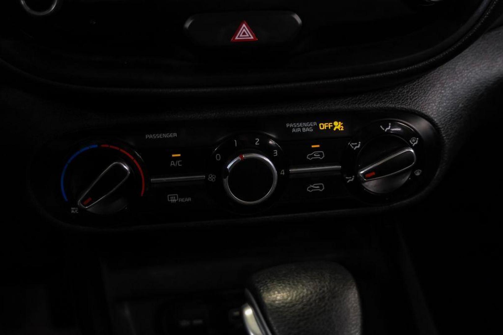 2021 Snow White Pearl /Black Kia Soul S (KNDJ23AUXM7) with an 2.0L I4 MPI DOHC 16V LEV3-SULEV30 147hp engine, CVT transmission, located at 15300 Midway Rd., Addison, TX, 75001, (972) 702-0011, 32.958321, -96.838074 - Photo#23