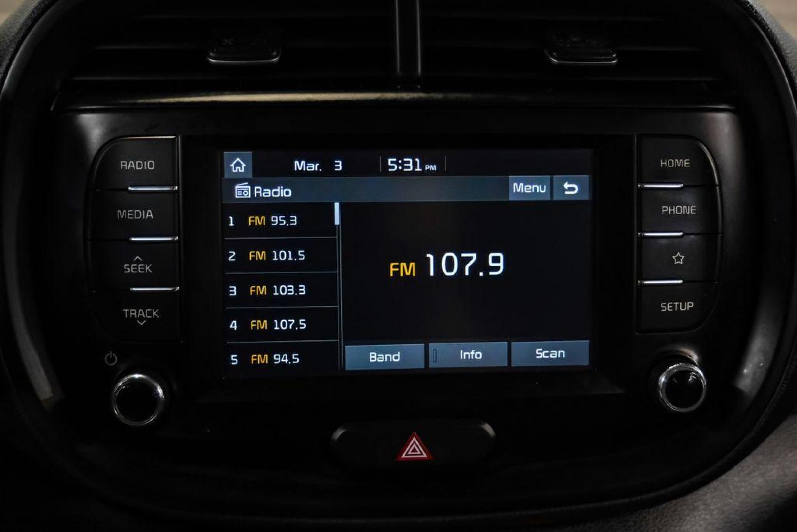 2021 Snow White Pearl /Black Kia Soul S (KNDJ23AUXM7) with an 2.0L I4 MPI DOHC 16V LEV3-SULEV30 147hp engine, CVT transmission, located at 15300 Midway Rd., Addison, TX, 75001, (972) 702-0011, 32.958321, -96.838074 - Photo#25