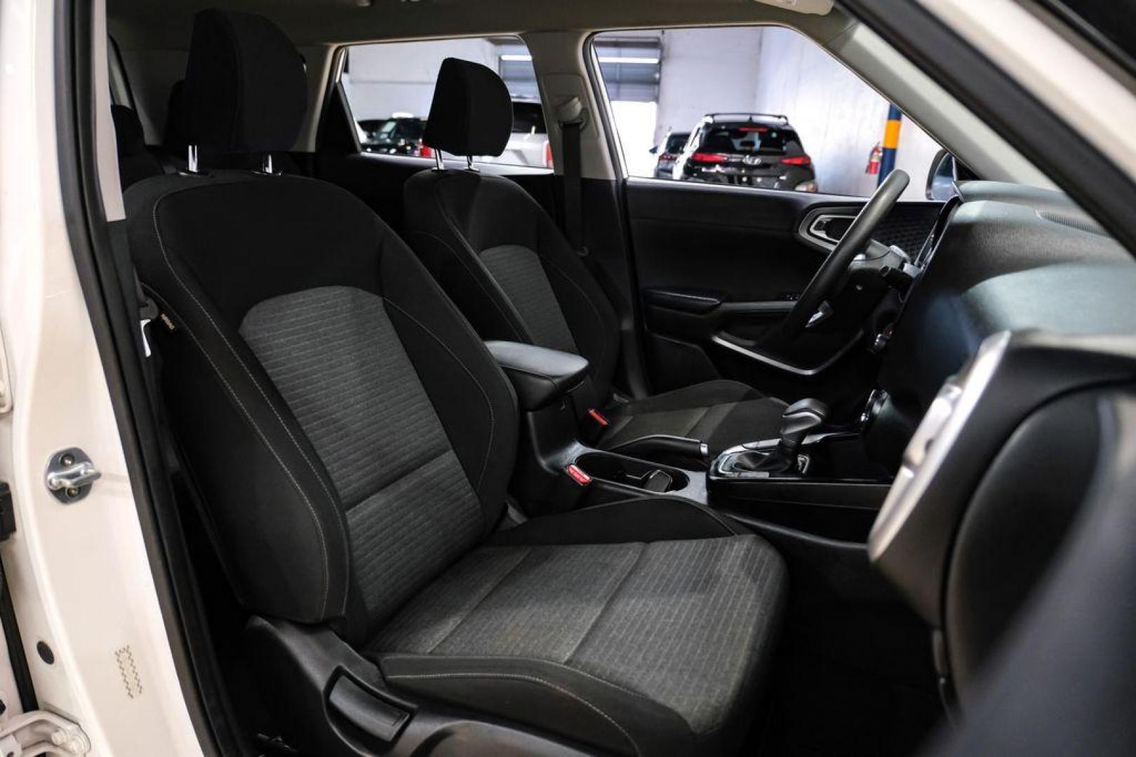 2021 Snow White Pearl /Black Kia Soul S (KNDJ23AUXM7) with an 2.0L I4 MPI DOHC 16V LEV3-SULEV30 147hp engine, CVT transmission, located at 15300 Midway Rd., Addison, TX, 75001, (972) 702-0011, 32.958321, -96.838074 - Photo#30