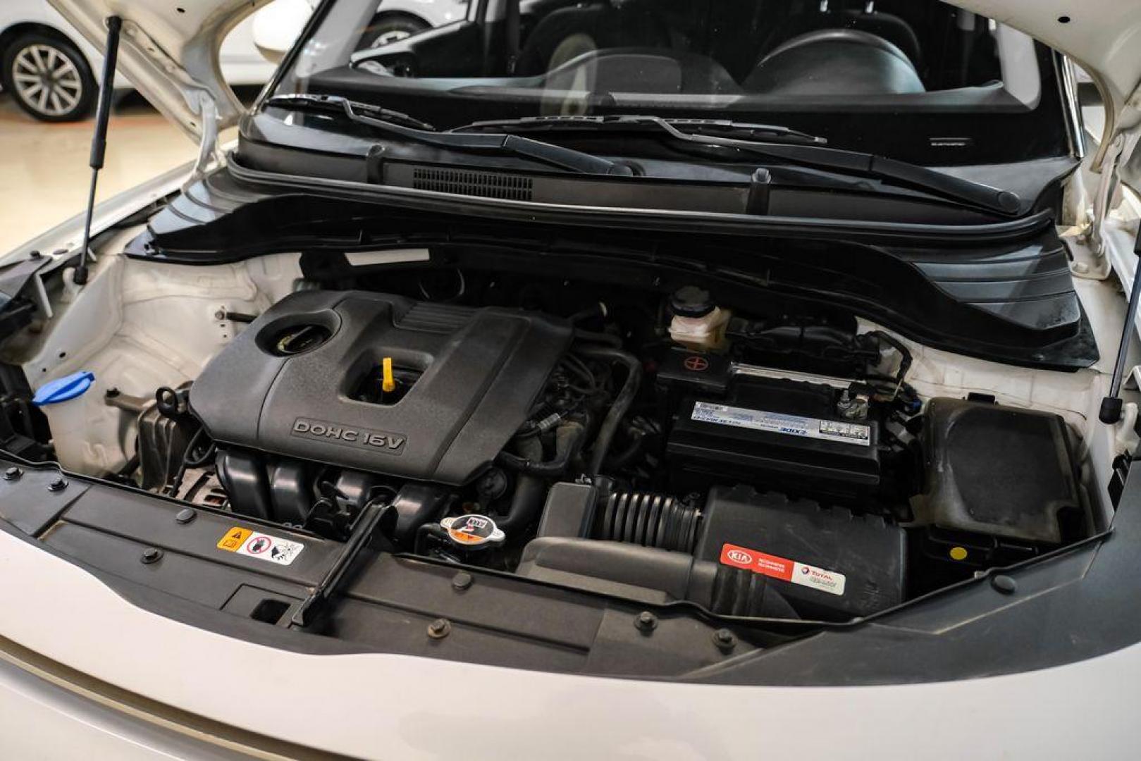 2021 Snow White Pearl /Black Kia Soul S (KNDJ23AUXM7) with an 2.0L I4 MPI DOHC 16V LEV3-SULEV30 147hp engine, CVT transmission, located at 15300 Midway Rd., Addison, TX, 75001, (972) 702-0011, 32.958321, -96.838074 - Photo#43