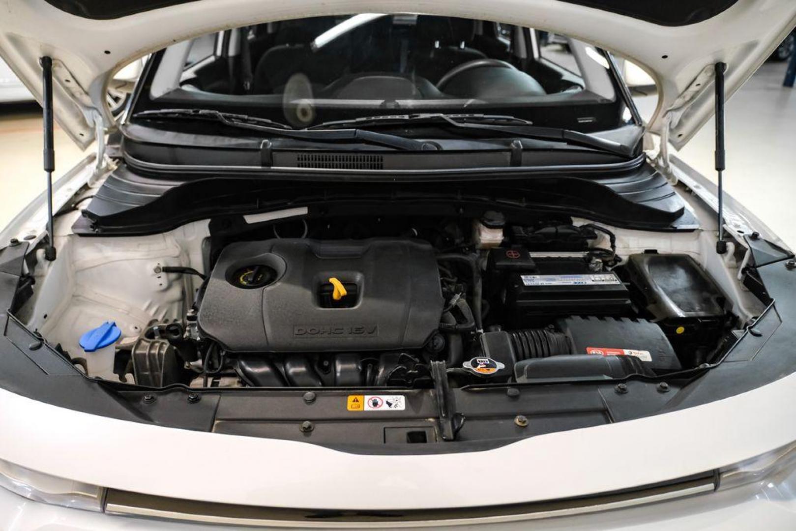 2021 Snow White Pearl /Black Kia Soul S (KNDJ23AUXM7) with an 2.0L I4 MPI DOHC 16V LEV3-SULEV30 147hp engine, CVT transmission, located at 15300 Midway Rd., Addison, TX, 75001, (972) 702-0011, 32.958321, -96.838074 - Photo#44