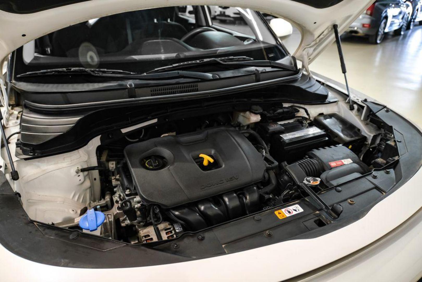 2021 Snow White Pearl /Black Kia Soul S (KNDJ23AUXM7) with an 2.0L I4 MPI DOHC 16V LEV3-SULEV30 147hp engine, CVT transmission, located at 15300 Midway Rd., Addison, TX, 75001, (972) 702-0011, 32.958321, -96.838074 - Photo#45