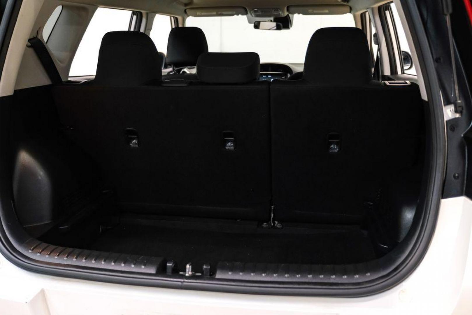 2021 Snow White Pearl /Black Kia Soul S (KNDJ23AUXM7) with an 2.0L I4 MPI DOHC 16V LEV3-SULEV30 147hp engine, CVT transmission, located at 15300 Midway Rd., Addison, TX, 75001, (972) 702-0011, 32.958321, -96.838074 - Photo#46