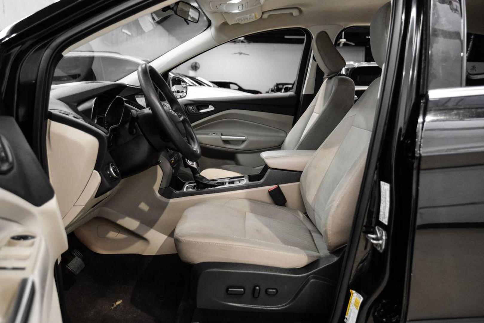 2019 Black /Medium Light Stone Ford Escape SE (1FMCU0GD2KU) with an 1.5L EcoBoost engine, Automatic transmission, located at 15300 Midway Rd., Addison, TX, 75001, (972) 702-0011, 32.958321, -96.838074 - Photo#3