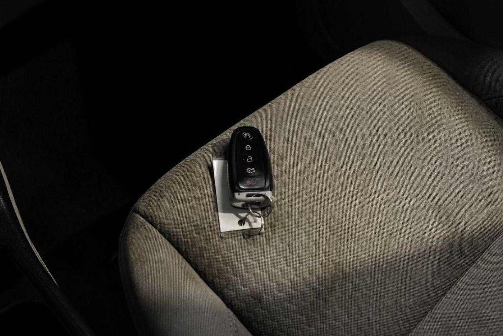 2019 Black /Medium Light Stone Ford Escape SE (1FMCU0GD2KU) with an 1.5L EcoBoost engine, Automatic transmission, located at 15300 Midway Rd., Addison, TX, 75001, (972) 702-0011, 32.958321, -96.838074 - Photo#59