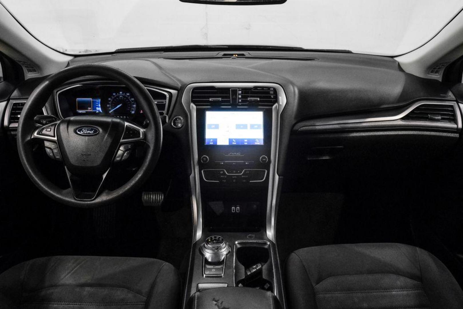 2020 Magnetic /Ebony Ford Fusion SE (3FA6P0HD5LR) with an 1.5L EcoBoost engine, Automatic transmission, located at 15300 Midway Rd., Addison, TX, 75001, (972) 702-0011, 32.958321, -96.838074 - Photo#13