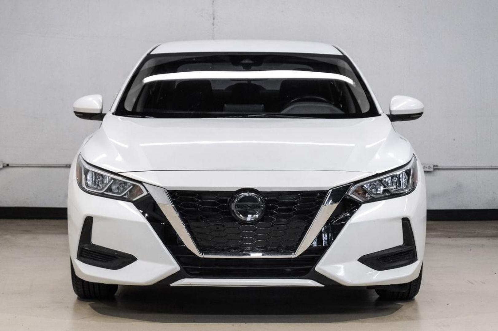 2020 Aspen White Tricoat /Charcoal Nissan Sentra SV (3N1AB8CVXLY) with an 2.0L DOHC engine, CVT transmission, located at 15300 Midway Rd., Addison, TX, 75001, (972) 702-0011, 32.958321, -96.838074 - Photo#4