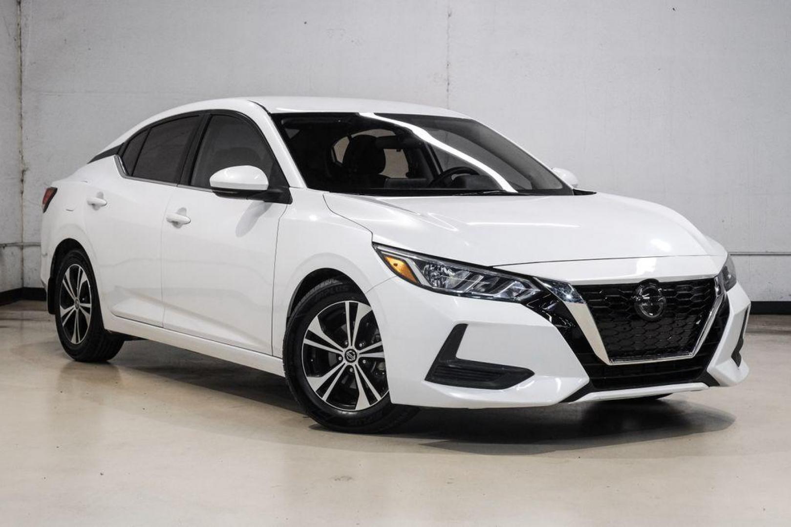 2020 Aspen White Tricoat /Charcoal Nissan Sentra SV (3N1AB8CVXLY) with an 2.0L DOHC engine, CVT transmission, located at 15300 Midway Rd., Addison, TX, 75001, (972) 702-0011, 32.958321, -96.838074 - Photo#5