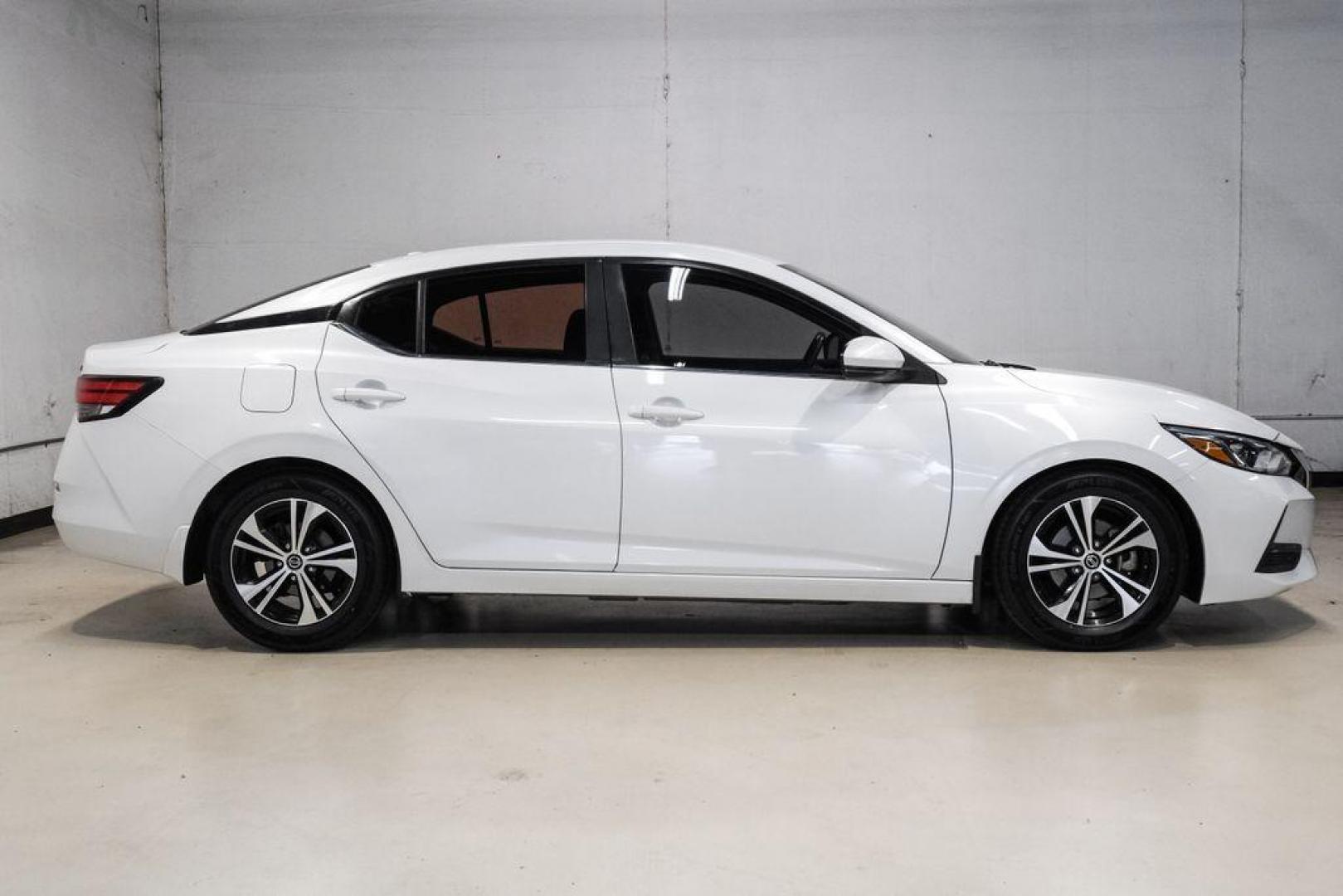 2020 Aspen White Tricoat /Charcoal Nissan Sentra SV (3N1AB8CVXLY) with an 2.0L DOHC engine, CVT transmission, located at 15300 Midway Rd., Addison, TX, 75001, (972) 702-0011, 32.958321, -96.838074 - Photo#6
