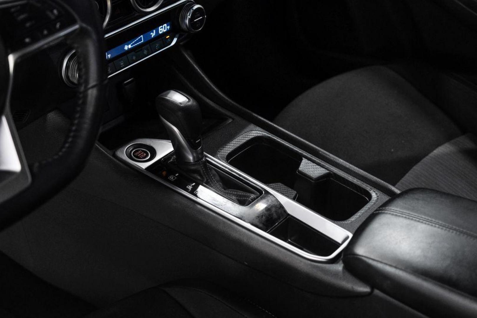 2020 Aspen White Tricoat /Charcoal Nissan Sentra SV (3N1AB8CVXLY) with an 2.0L DOHC engine, CVT transmission, located at 15300 Midway Rd., Addison, TX, 75001, (972) 702-0011, 32.958321, -96.838074 - Photo#23